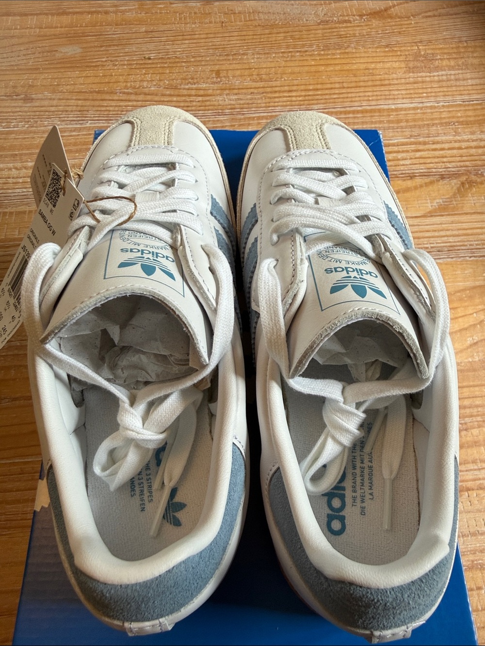 Adidas Original Samba White Leather Sneakers with Blue/Gray Stripes and Gum Sole - Picture 4 of 8